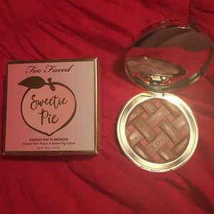 Too faced bronzer